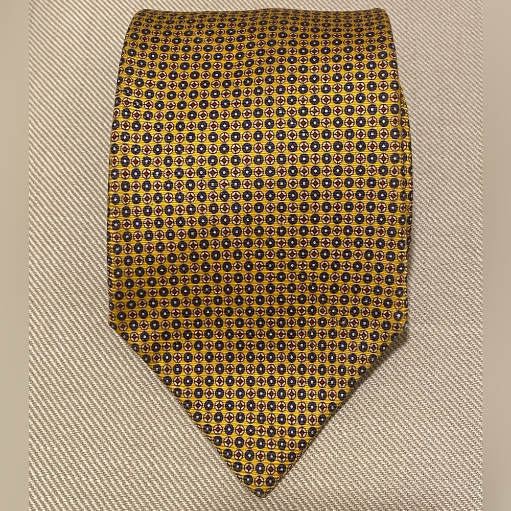 Ralph Lauren 100% silk 4 in yellow necktie kindly worn 3 times.